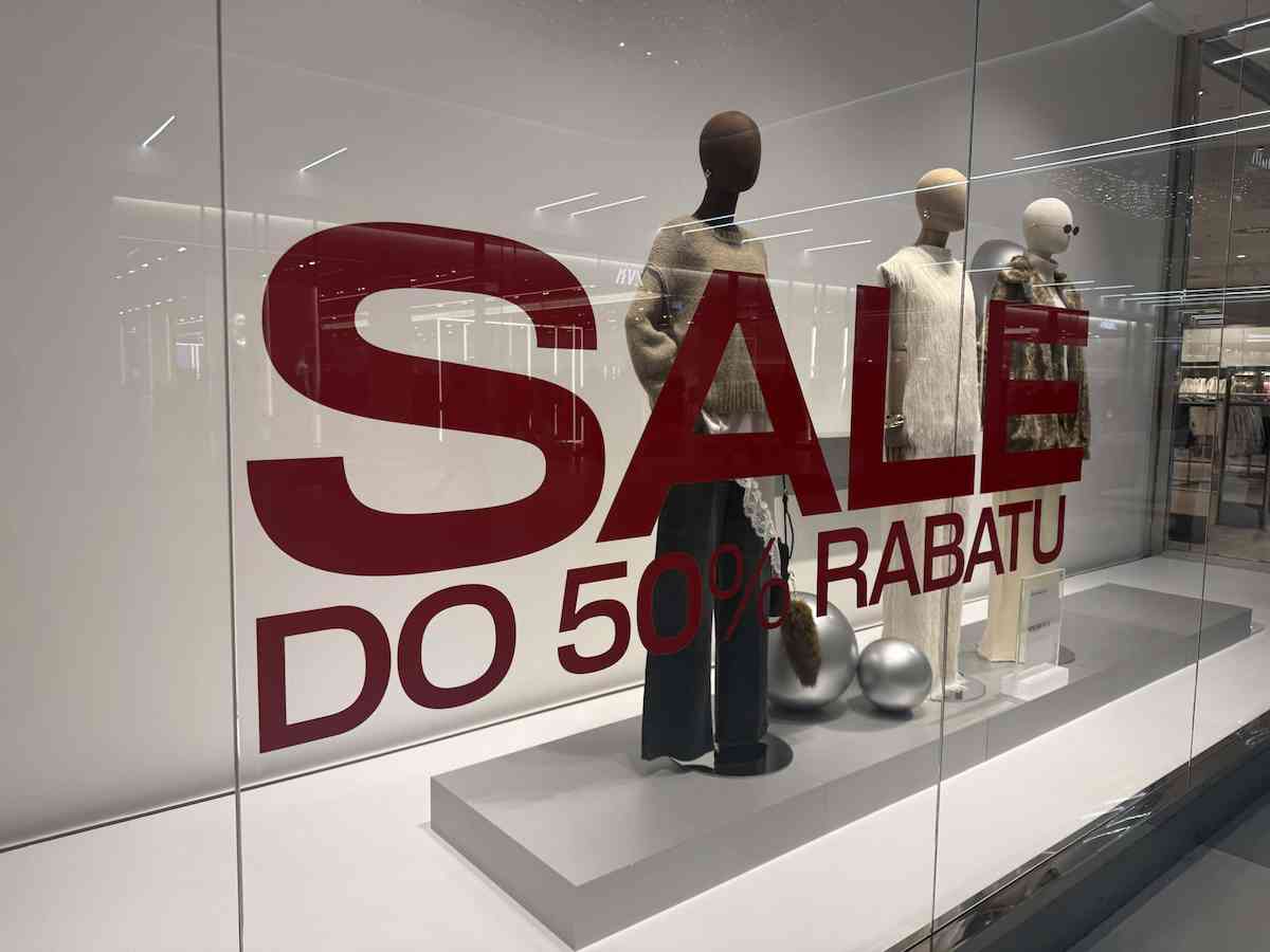 Tłumy w galeriach i sklepach. Gigantyczne promocje praktycznie w każdym punkcie