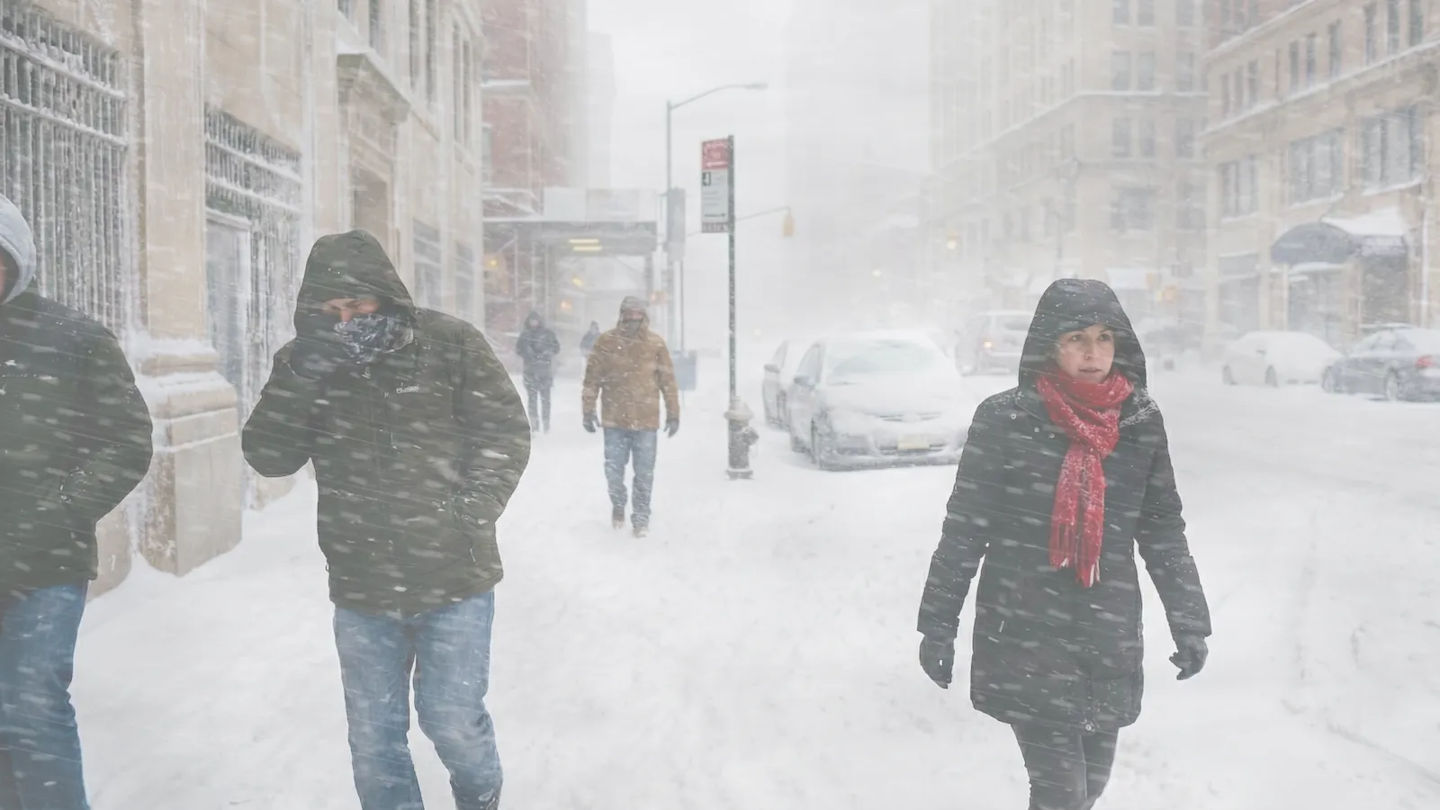 Wichury, gołoledź i śnieżyce na koniec roku. Niż sieje chaos w całej Polsce