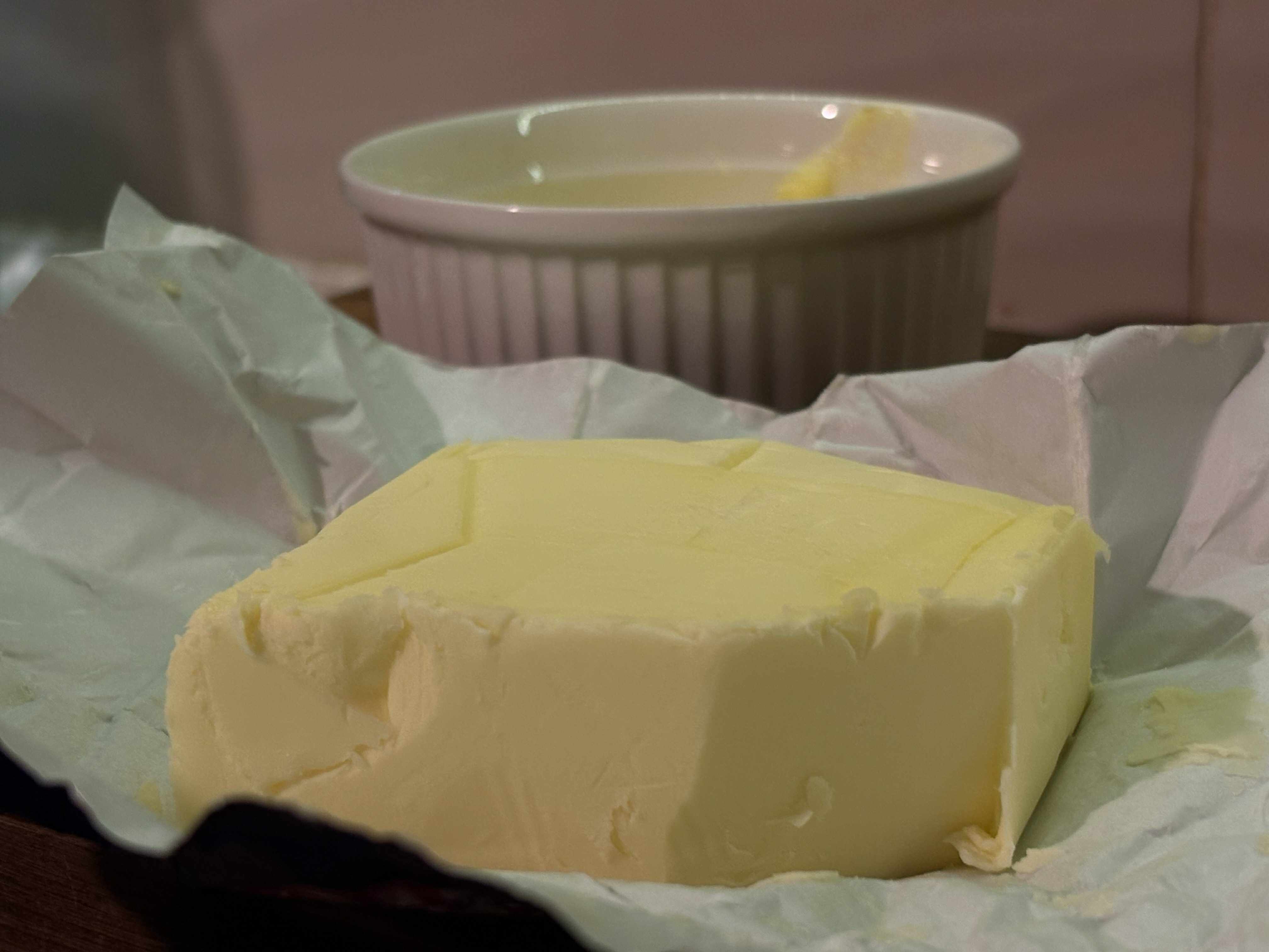 Jak przedłużyć świeżość masła? Proste triki, które działają naprawdę długo! [PORADNIK]