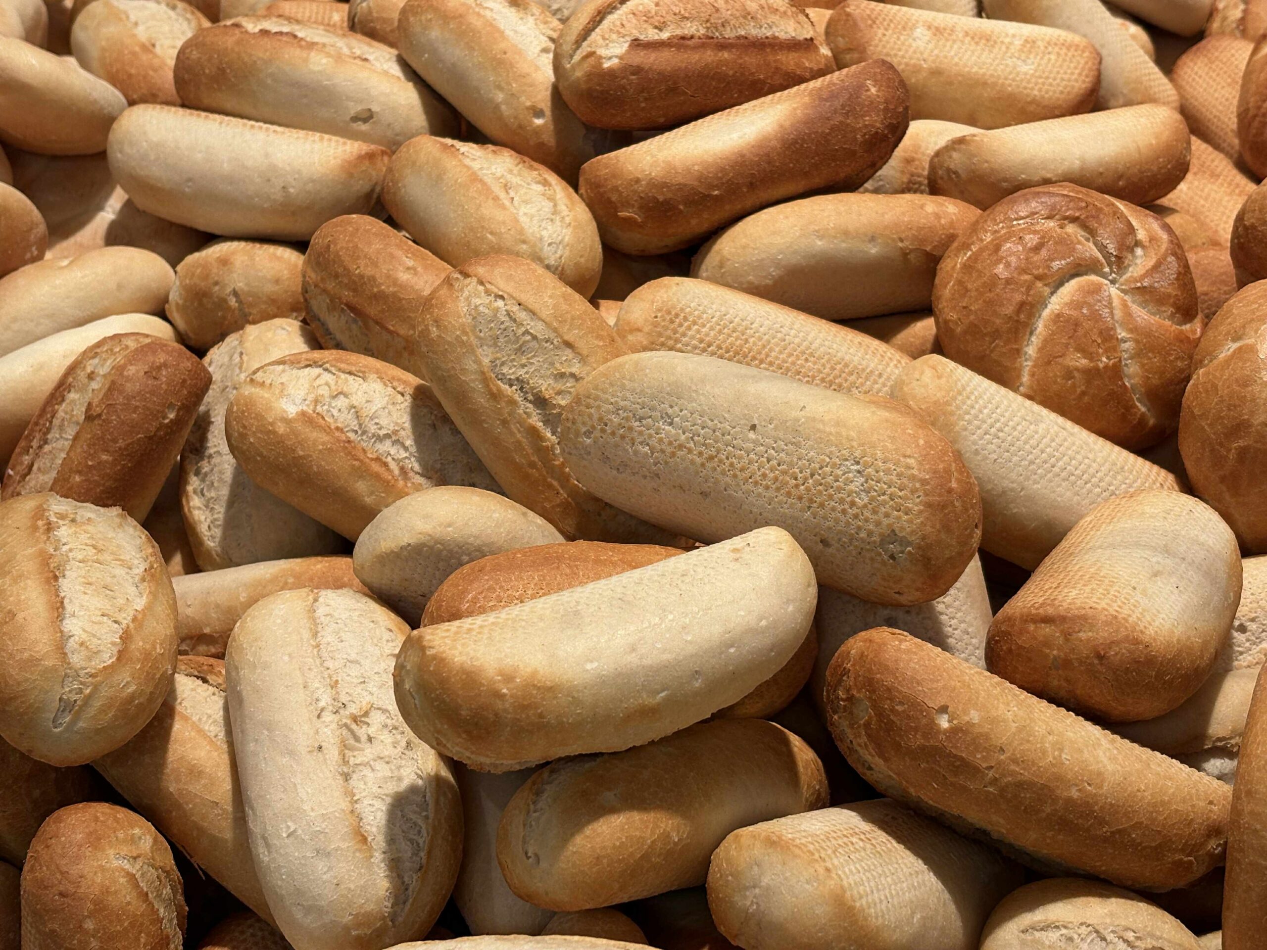 Świeży zapach nie mówi wszystkiego. Co naprawdę kryje chleb z marketu?