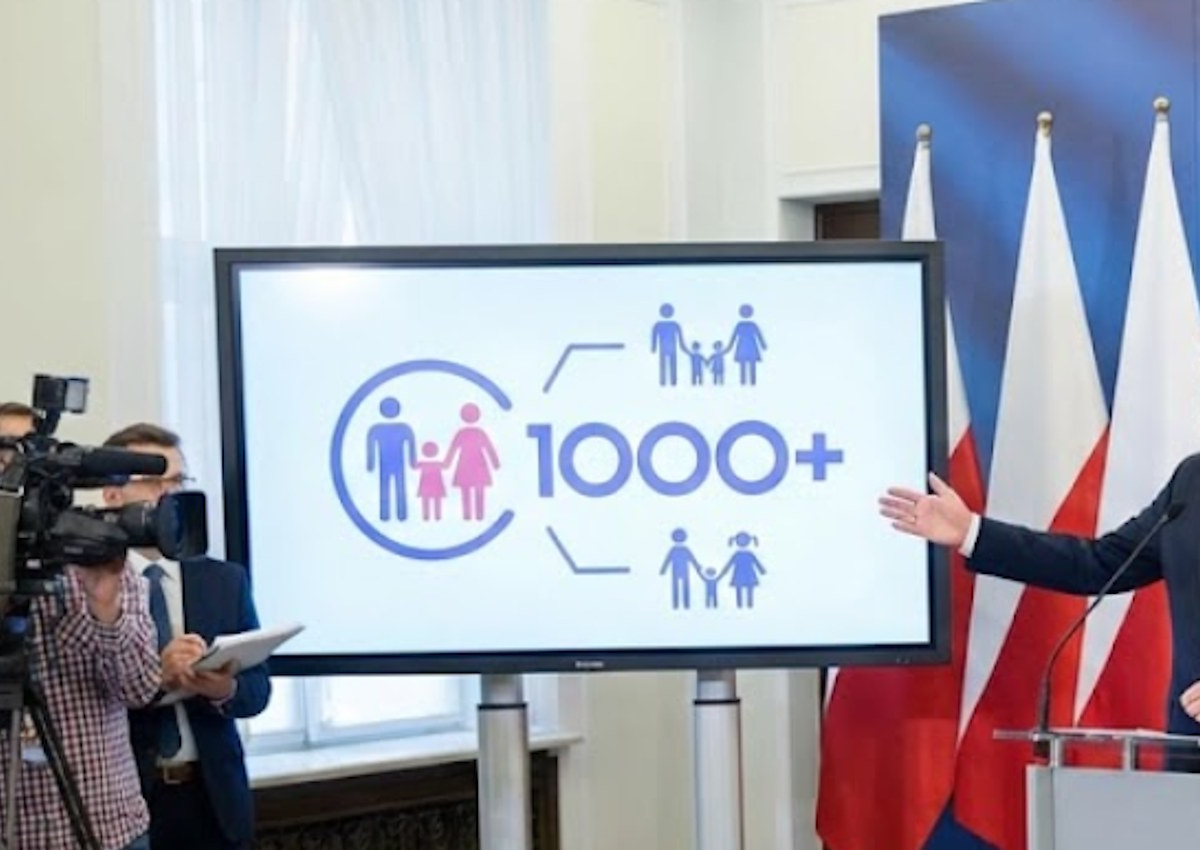 1000 plus i nowe dodatki. PiS odsłania pakiet benefitów, który może trafić do milionów Polaków