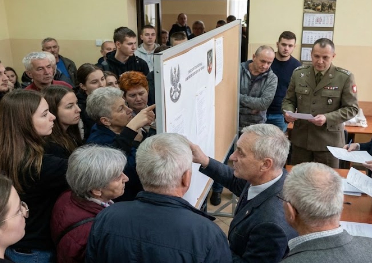 235 tysięcy Polaków dostanie wezwanie do wojska. Wśród nich kobiety i 50-latkowie