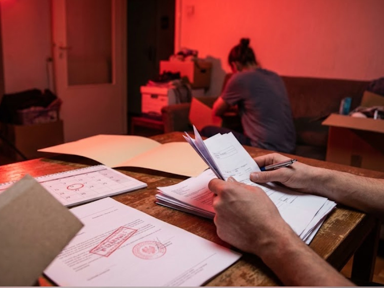 Wynajmujesz mieszkanie? Jeden błąd w papierach i tracisz ochronę przed „dzikim lokatorem”. Urzędy są bezlitosne dla spóźnialskich