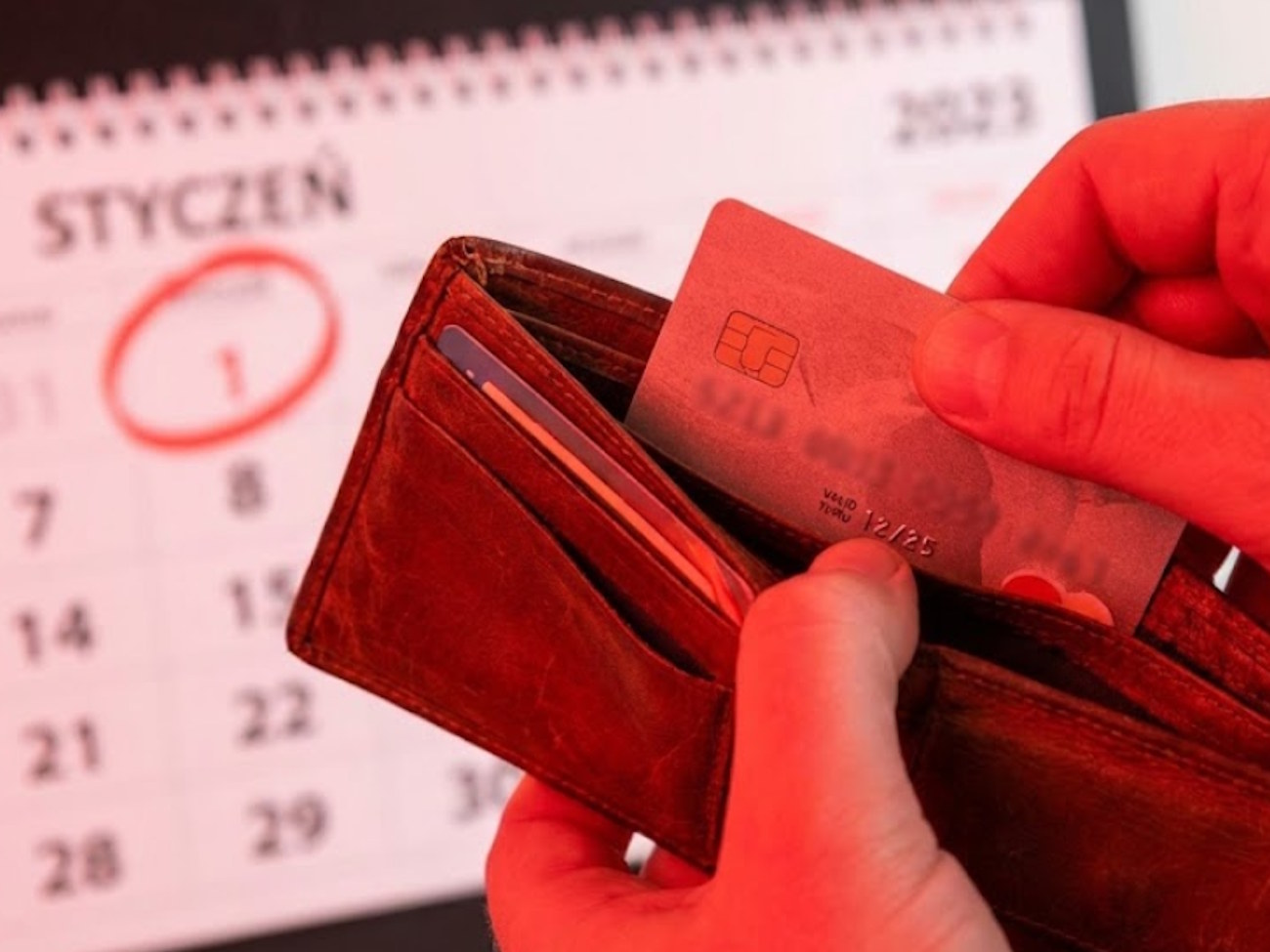 Masz to w portfelu? Sprawdź datę ważności, zanim bank zablokuje ci konto 1 stycznia. Tysiące Polaków wpadnie w pułapkę