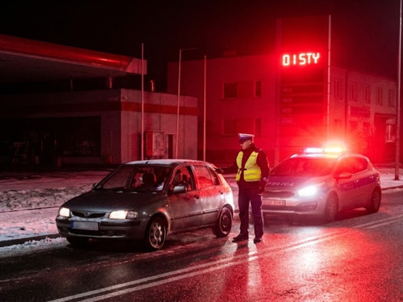 Termin mija 1 stycznia? Masz gigantyczny problem. Stacje są zamknięte, a policja nie uznaje „święta” jako wymówki