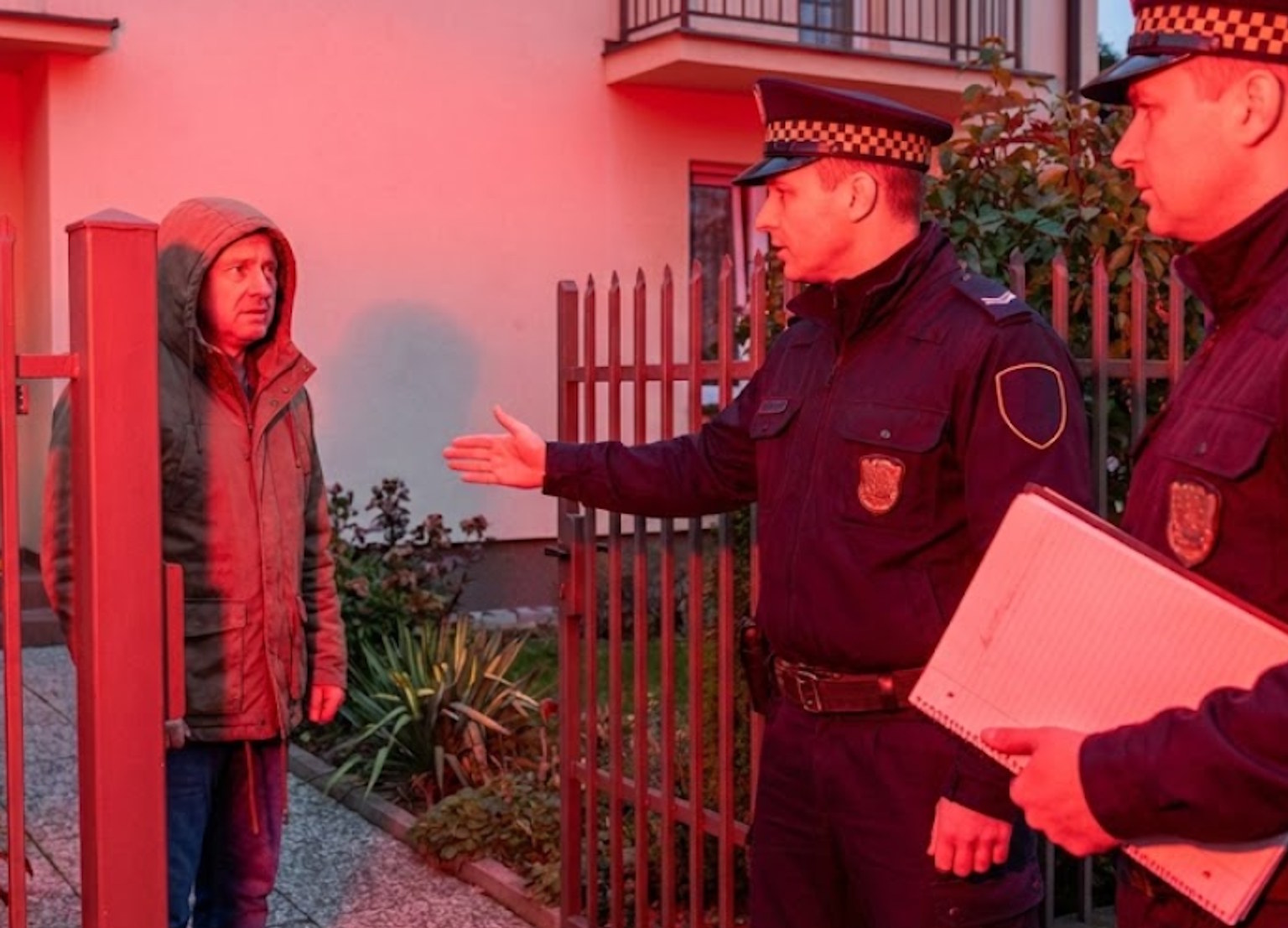 Straż Miejska może wejść na posesję bez nakazu. Grozi wam 5000 zł kary. Sprawdź listę zakazów na 2026 rok