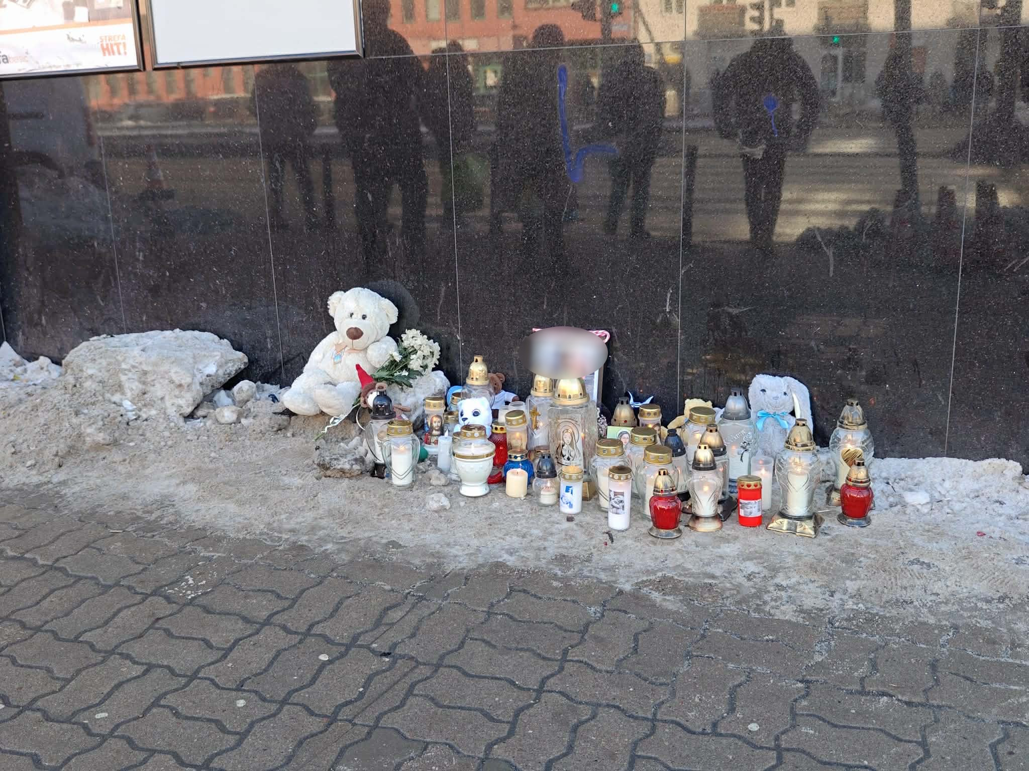 „Oddajmy hołd małemu wojownikowi”. Poruszający apel mieszkańców. Tłumy zbiorą się w miejscu wypadku