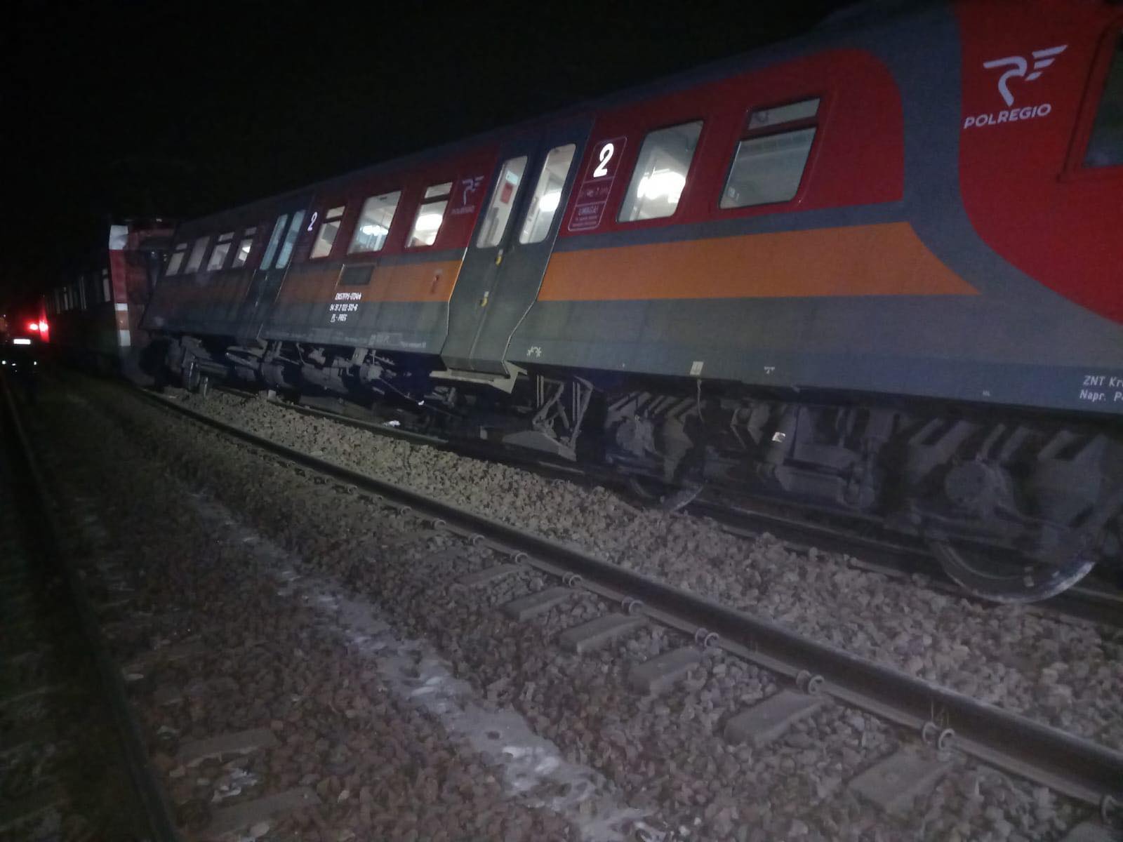 Pilne! Wykolejenie pociągu na trasie Kraków–Warszawa. Służby na miejscu, minister potwierdza