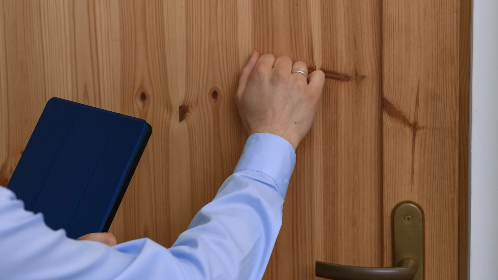 Kontrola bez zapowiedzi. Bez wpisu do rejestru grożą kary do 15 000 zł. Wizyty w mieszkaniach i domach trzeba umawiać co roku