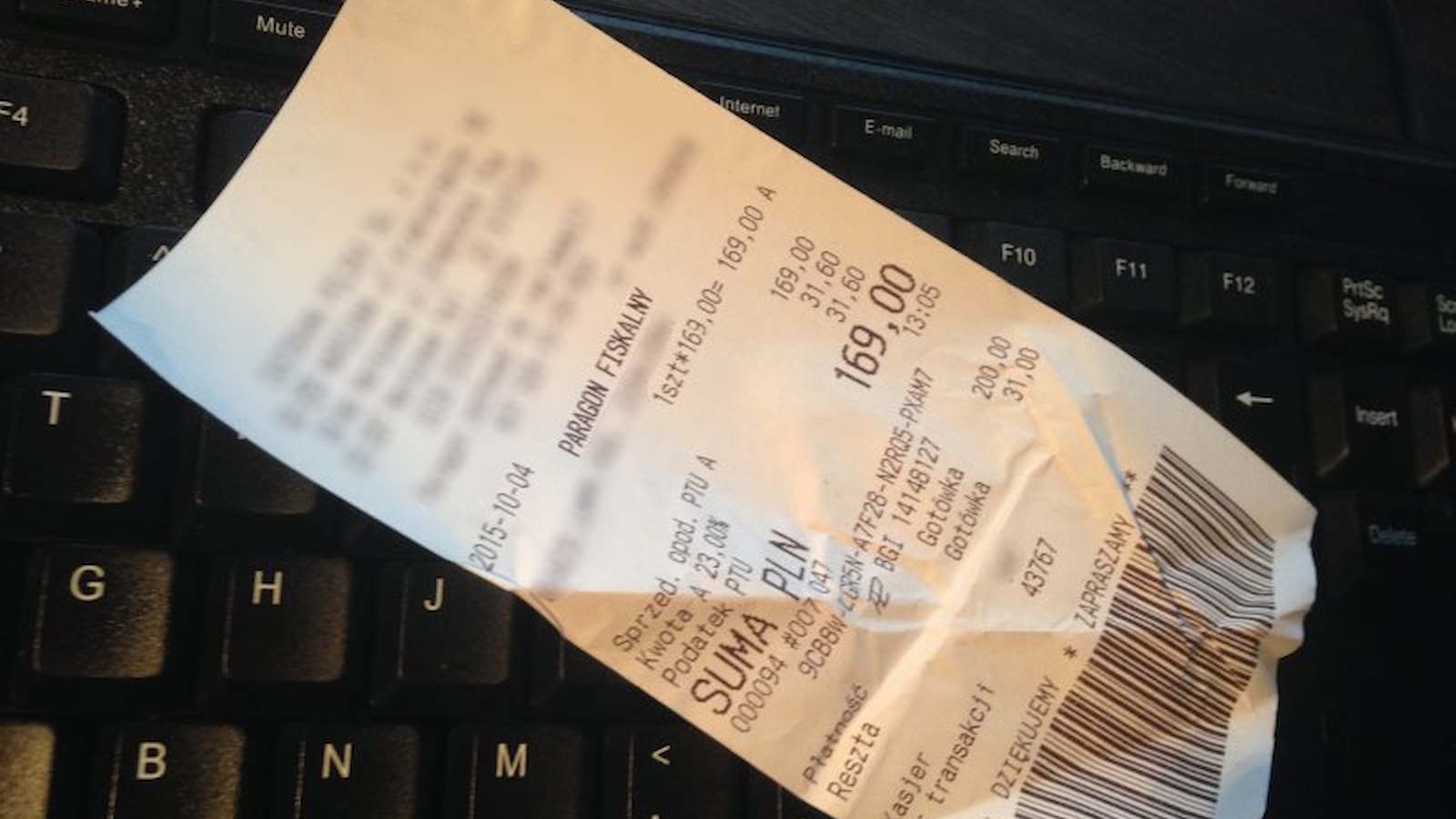 Wyrzucasz paragon przy kasie? To błąd. Sklep może zablokować wyjście. Klienci wściekli na nowe bramki