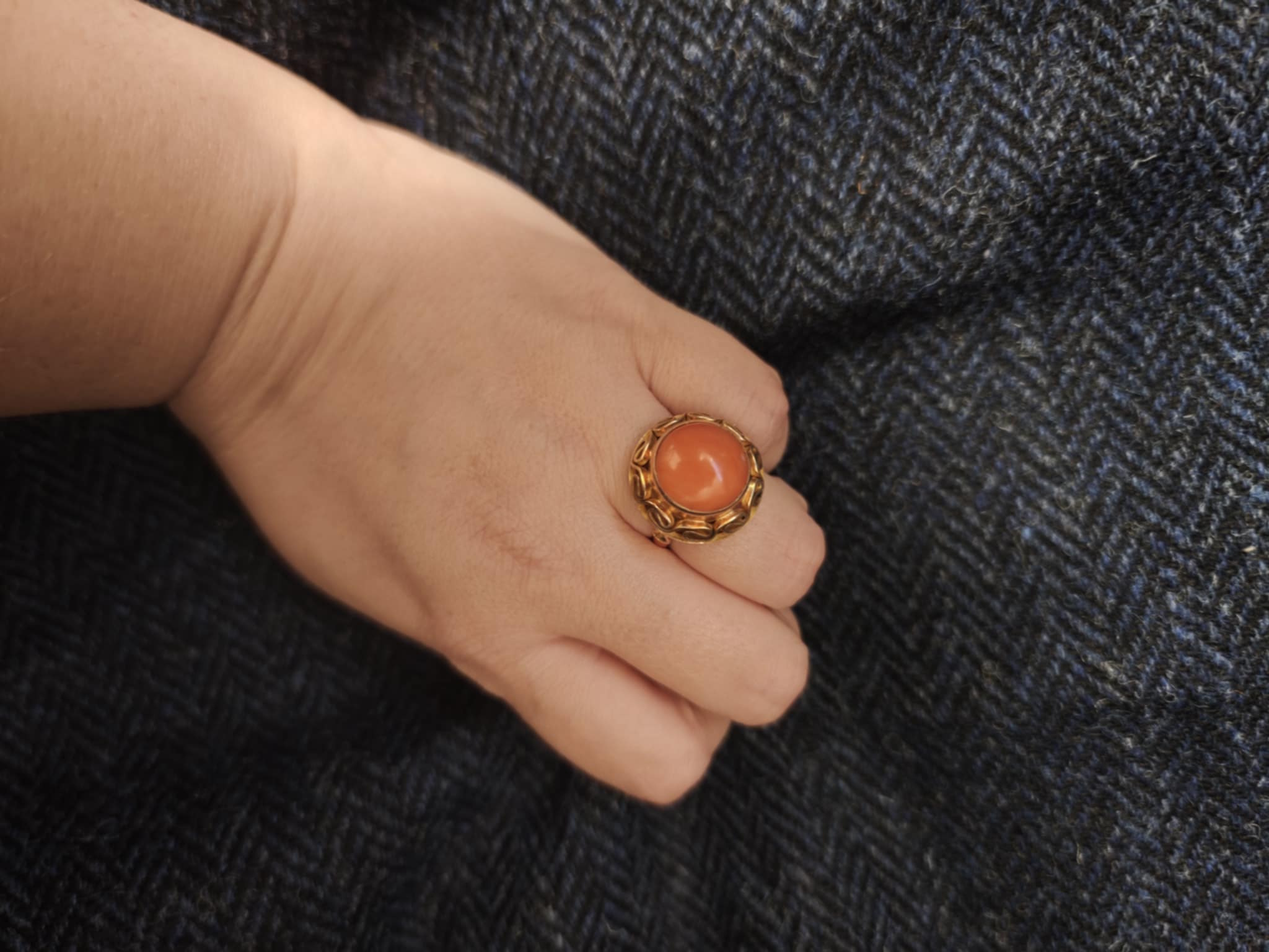 Masz taki pierścionek po babci? Może być wart fortunę. Biżuteria z PRL bije rekordy cenowe