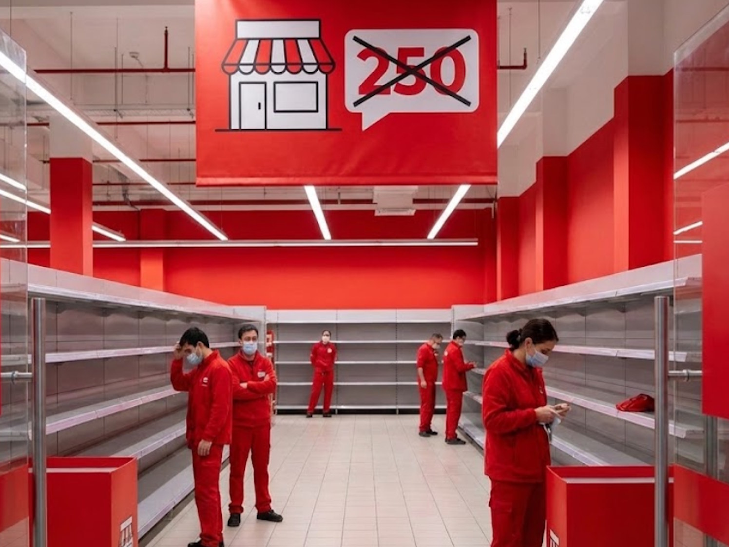 Duże zwolnienia w handlu. Znana sieć likwiduje placówki i tnie 250 etatów