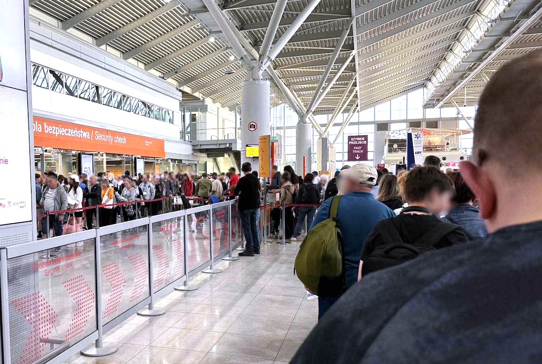 Rewolucja na lotnisku Chopina! Koniec z gigantycznymi kolejkami?