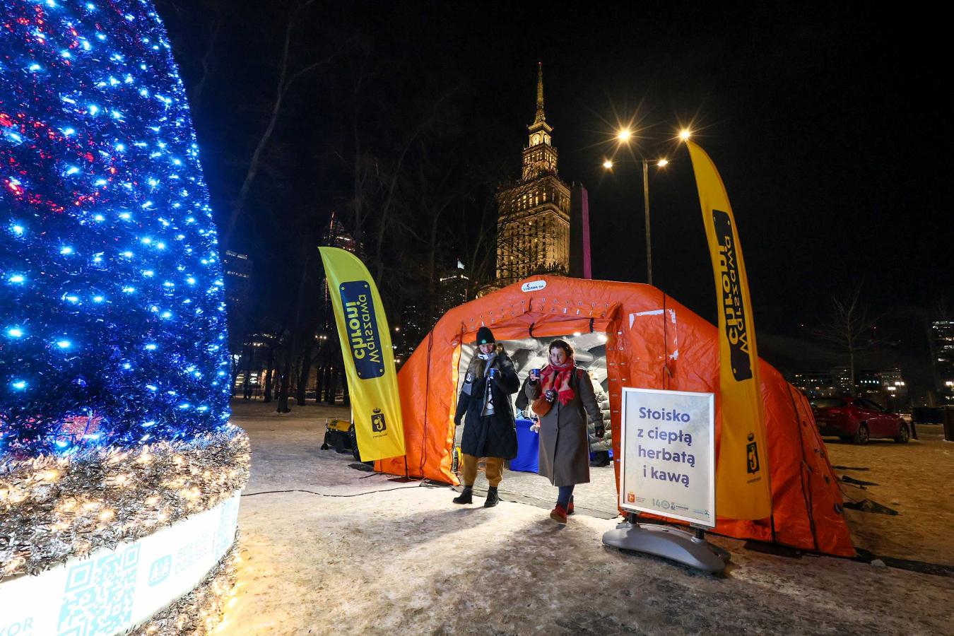 Ogrzewane namioty, ciepła kawa i herbata, dodatkowe autobusy. Mamy mapę miejsc