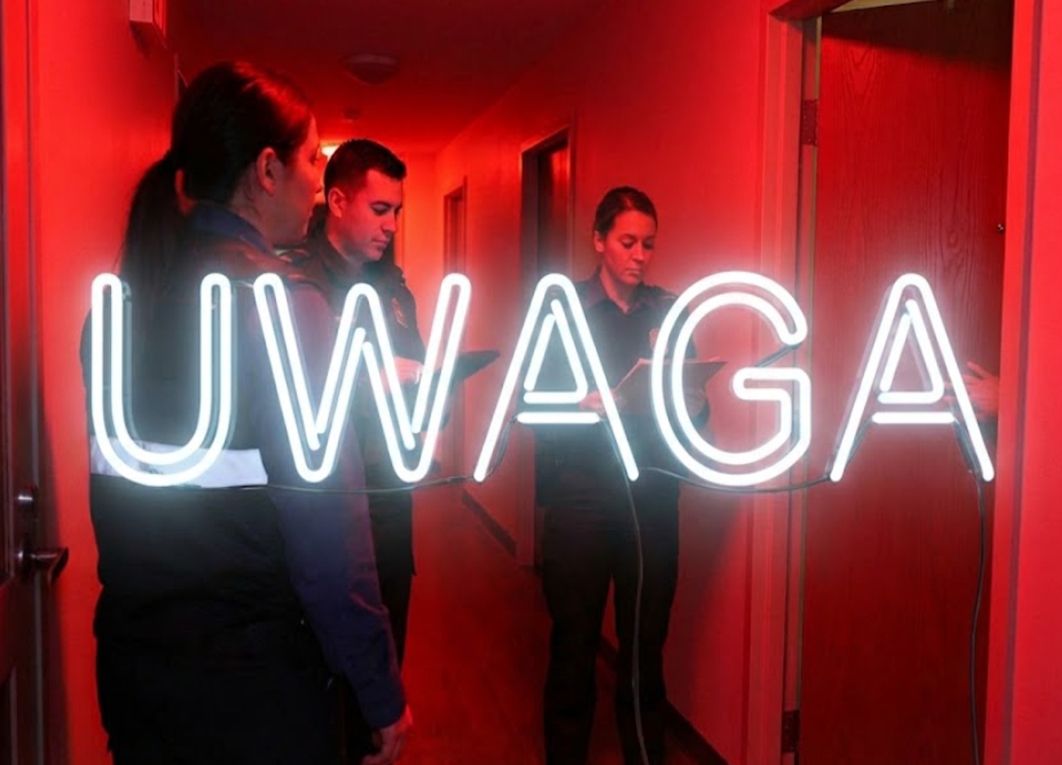 Kto może zapukać do Twoich drzwi w 2026 roku? Lista kontrolerów jest długa, a odmowa wpuszczenia grozi gigantyczną karą