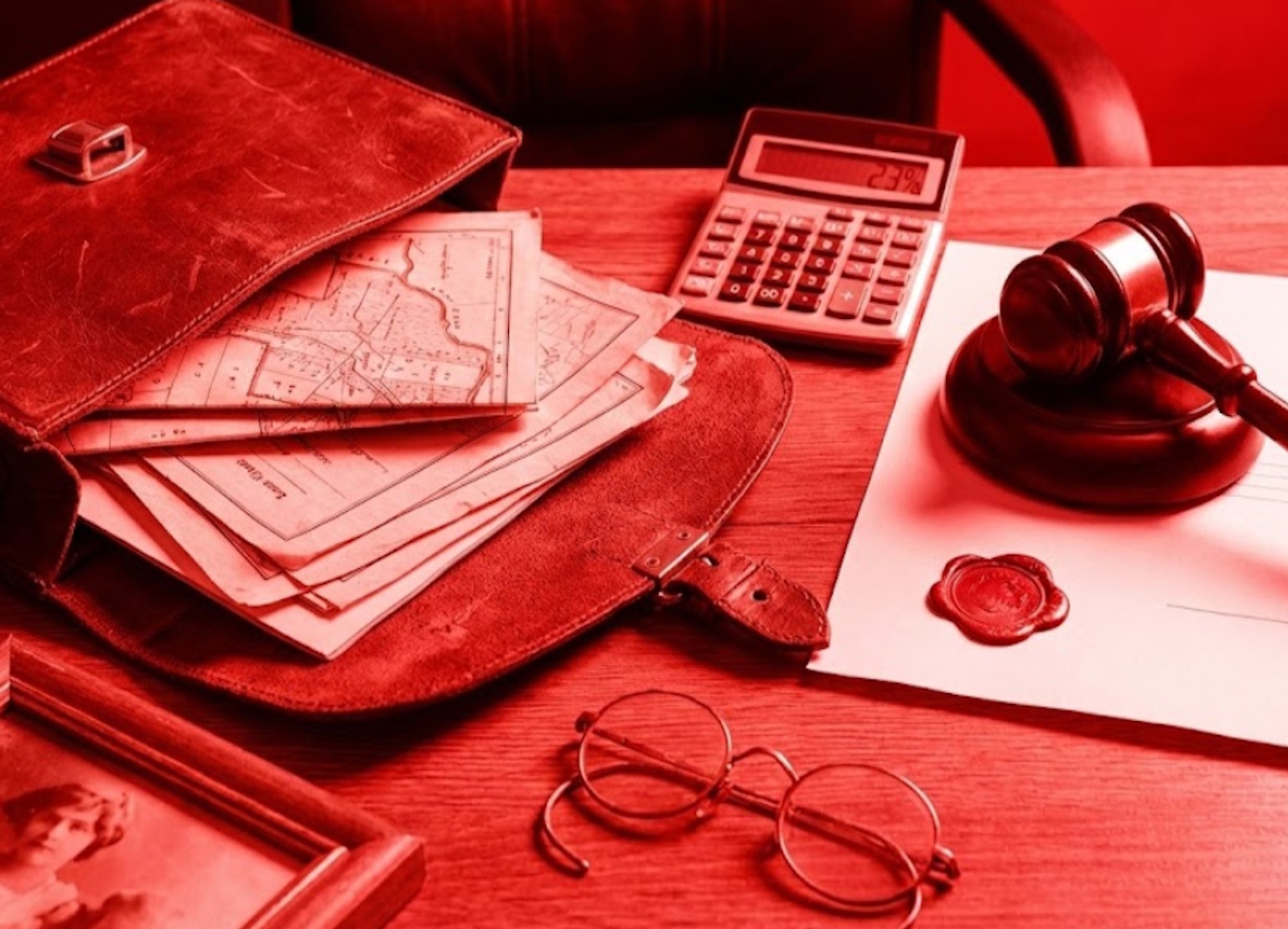 Sprzedajesz działkę po dziadkach? W 2026 roku jeden ruch zmienia Cię w „firmę”. Fiskus żąda 23% VAT od transakcji, którą uważałeś za prywatną