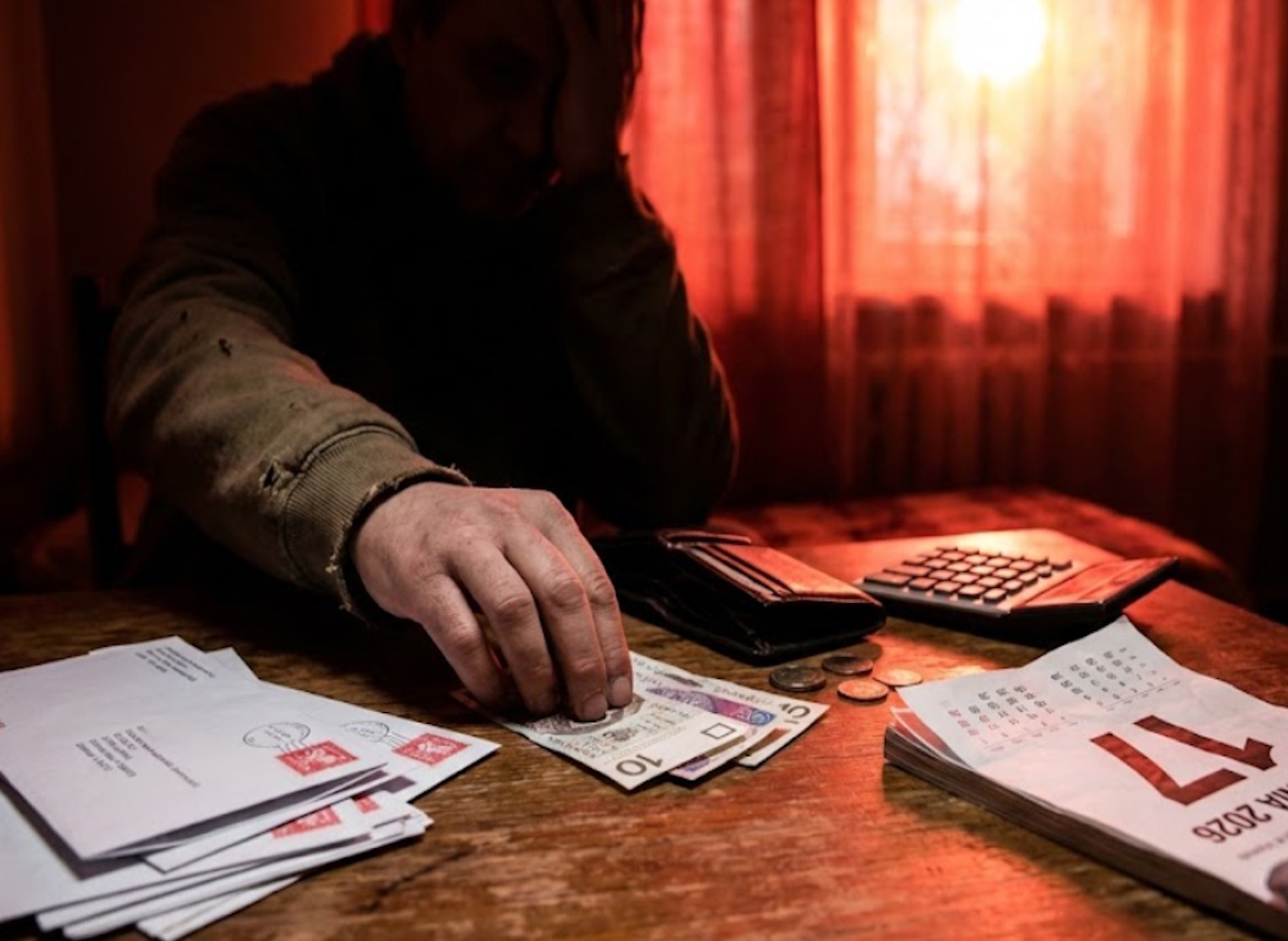 Polacy w pułapce zadłużenia. Komornik zostawi tylko 1300 złotych na przeżycie