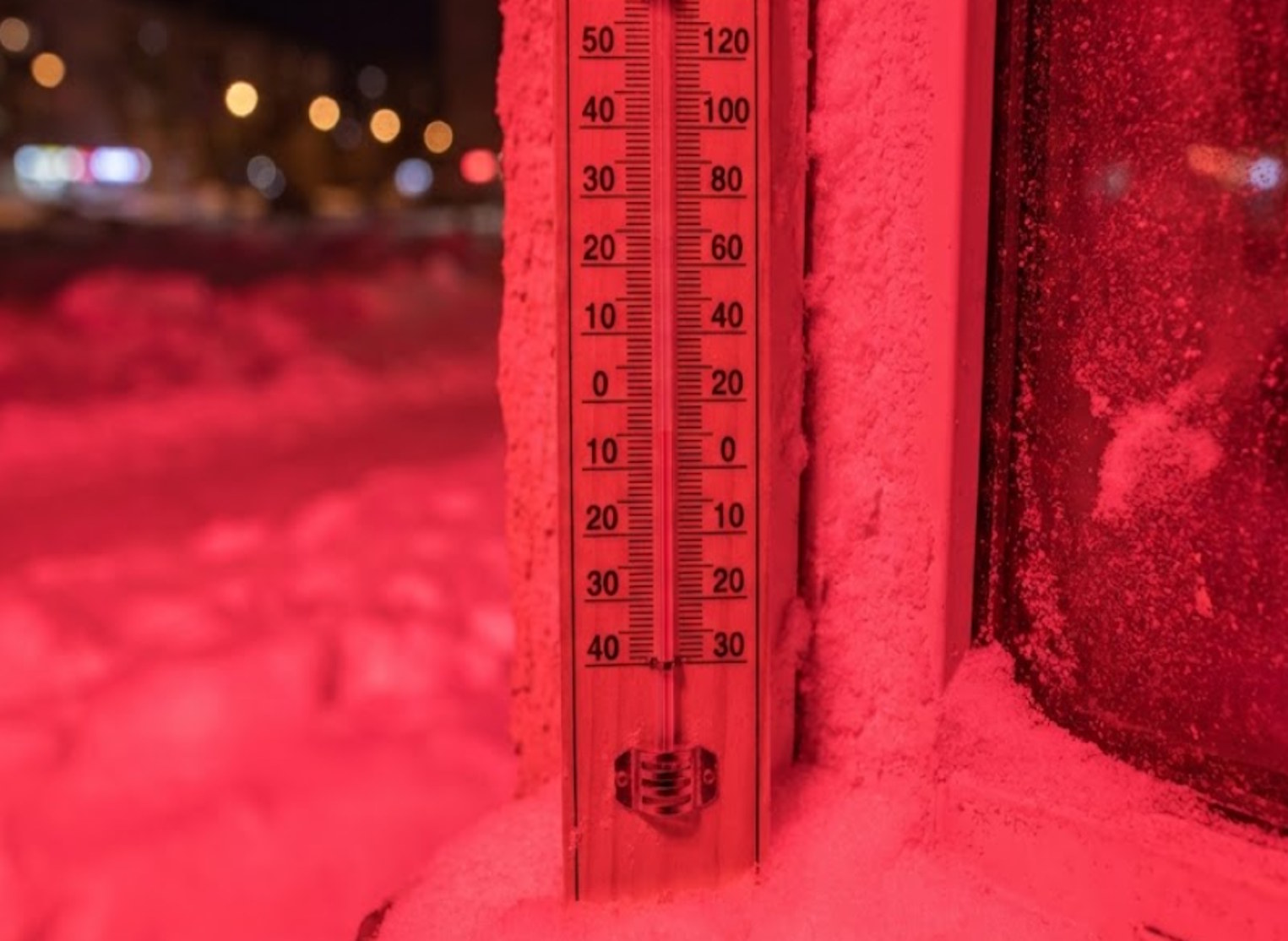Słupki rtęci zanurkują do -26 stopni. IMGW pilnie aktualizuje ostrzeżenia. To będzie lodowata noc