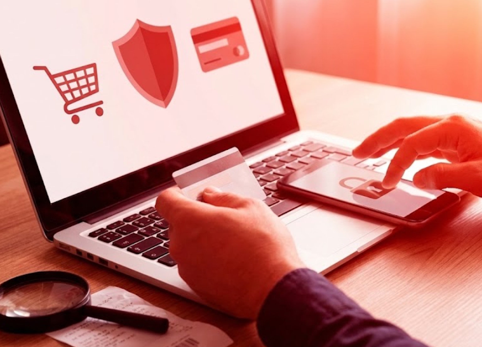 Zakupy w internecie a bezpieczeństwo. Jak rozpoznać fałszywy sklep i odzyskać pieniądze dzięki procedurze chargeback?