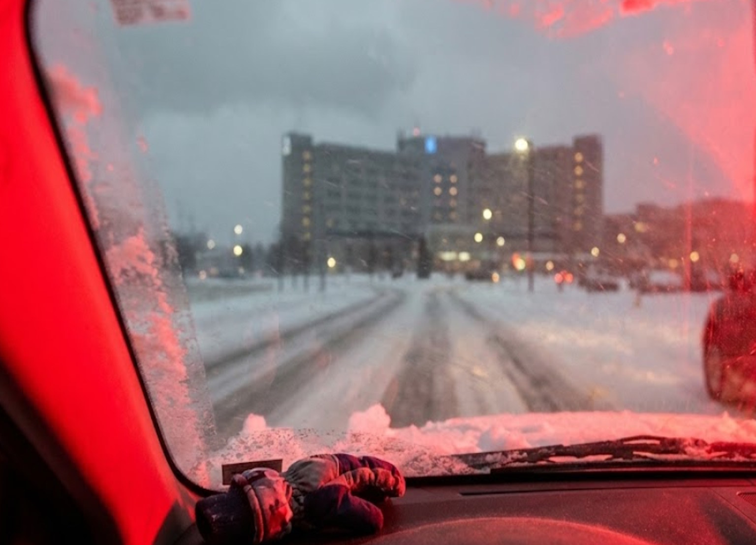 45% zatrutej krwi i 70 km dwa razy dziennie przez śnieżycę. Krakowski szpital odmówił przyjęcia umierającej dziewczynki
