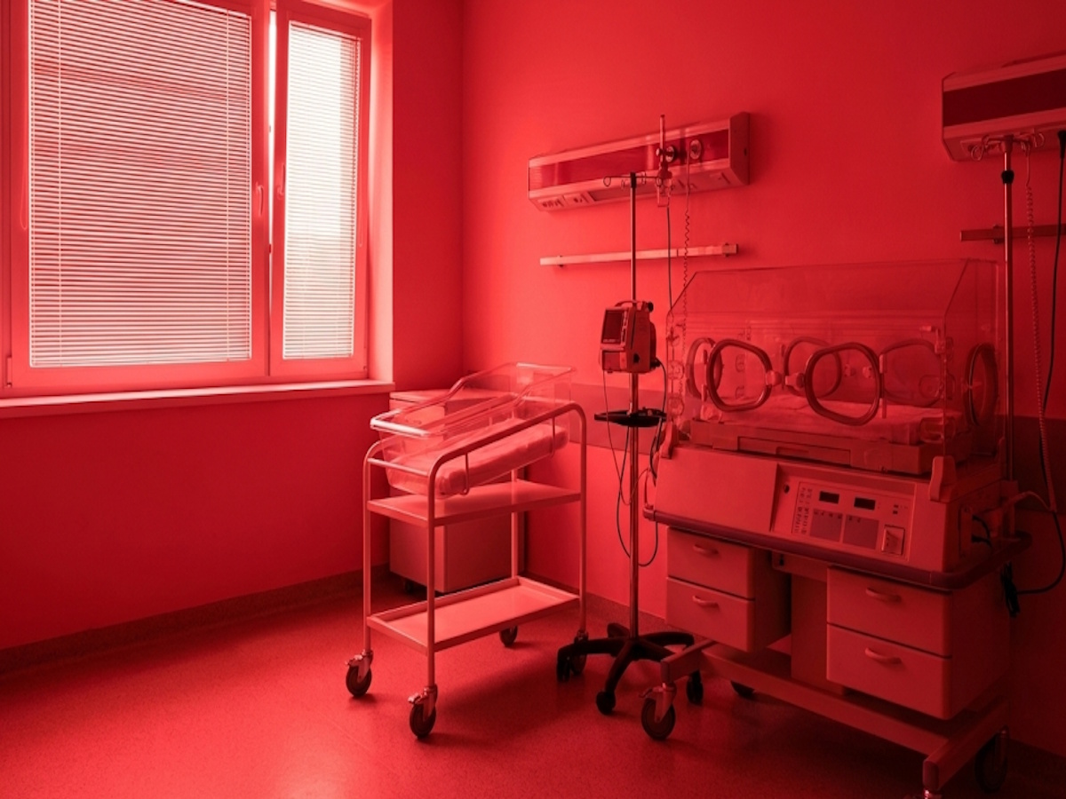 Zamykanie porodówek w całej Polsce. Ministerstwo Zdrowia wdraża alternatywny system opieki dla ciężarnych.