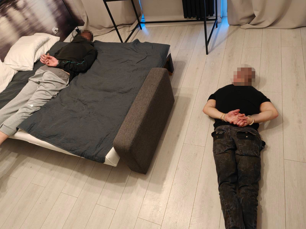 Seniorka oddała oszczędności życia „policjantowi”. Bezwzględny „odbierak” wpadł z narkotykami