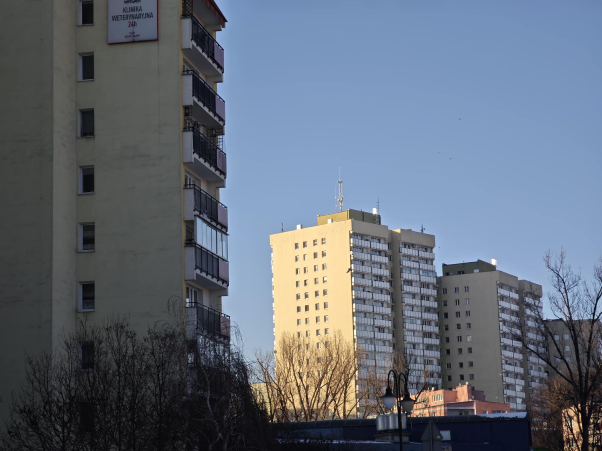 Samodzielnie wymieniłeś kaloryfer w mieszkaniu? Zapłacisz karę. Spółdzielnia często dowiaduje się od sąsiada