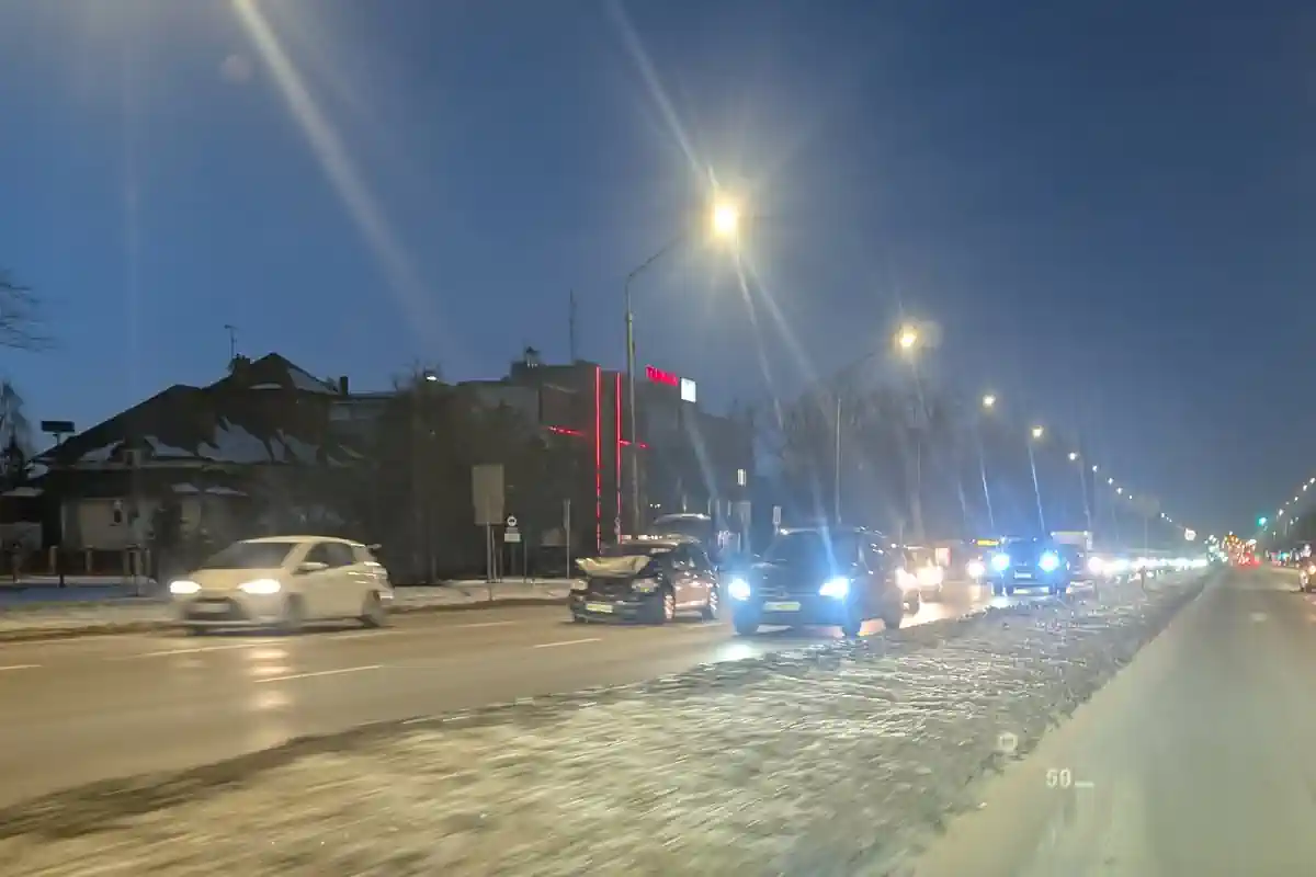 Utrudnienia na Puławskiej. Kolizja na DK79, tworzą się korki