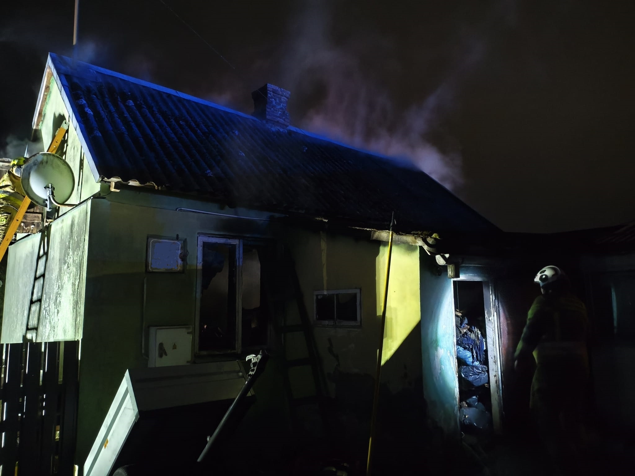 Dramat pod Warszawą. Nie żyją dwie osoby. Na ratunek było za późno