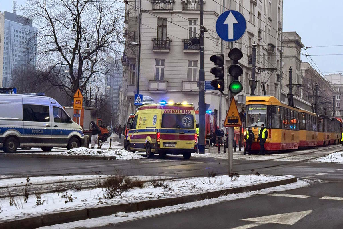 Zderzenie dwóch tramwajów w centrum. Sześć osób rannych, ogromne utrudnienia