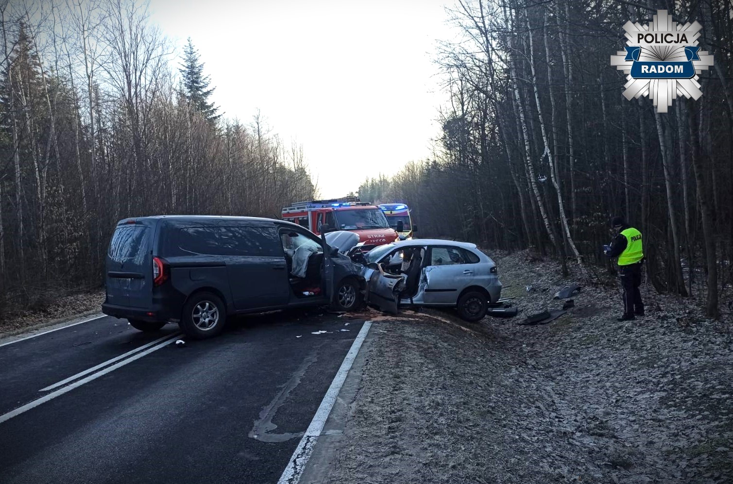 Tragiczny wypadek na Mazowszu. Nie żyją dwie osoby. Droga zablokowana