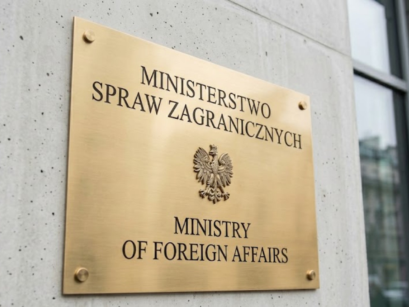 MSZ alarmuje: „Nie jedź do ZEA”. Trwa operacja militarna, przestrzeń powietrzna zamykana