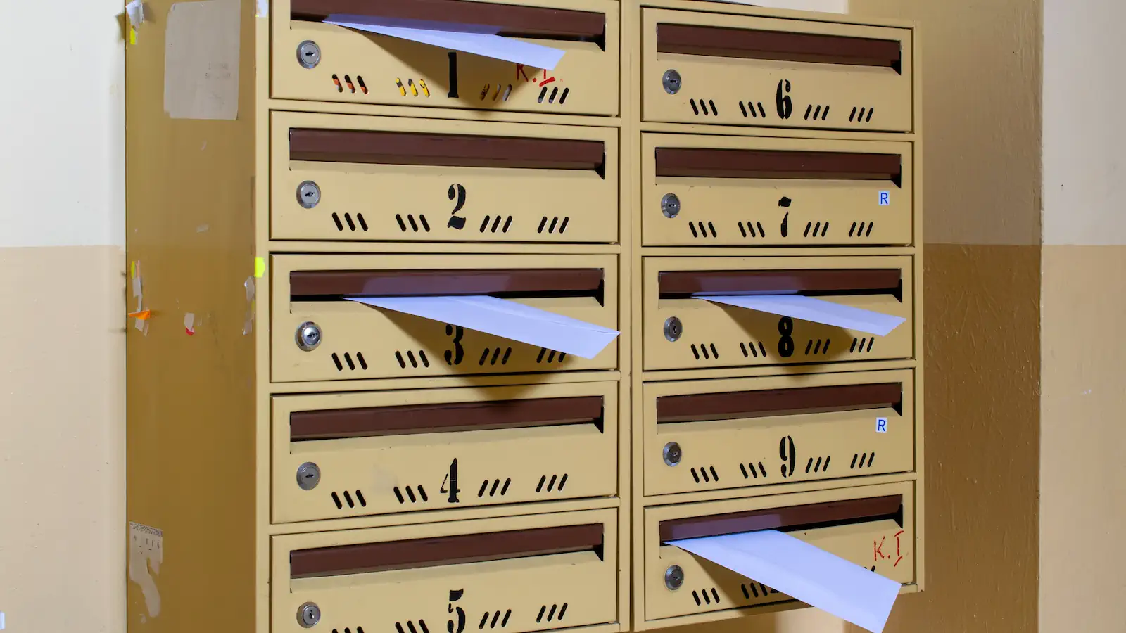 Pisma grozy ze spółdzielni masowo lądują w skrzynkach lokatorów. Skala podwyżek przyprawia mieszkańców o dreszcze