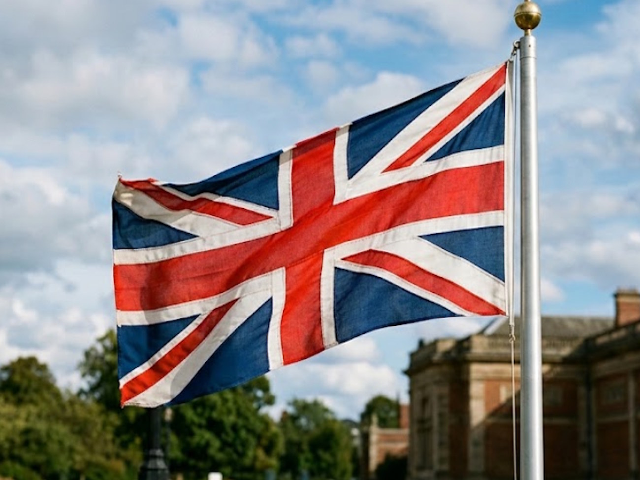 Pilny alert z Londynu. Brytyjczycy mają natychmiast szukać schronienia