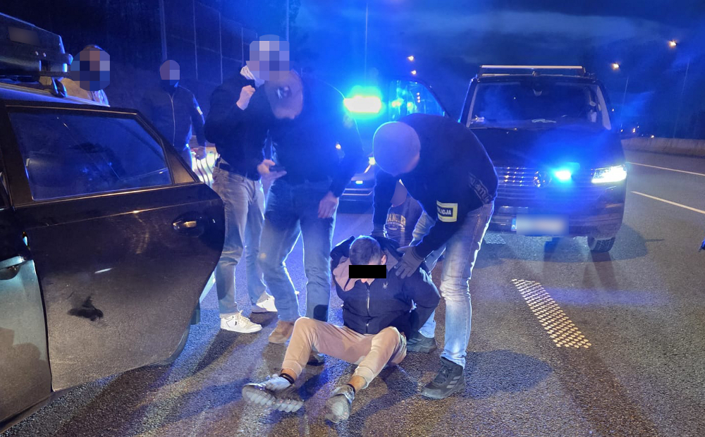 Tragiczny wypadek. Nie żyje 25-latek. Służby dopadły 36 latka tuż przy granicy państwa