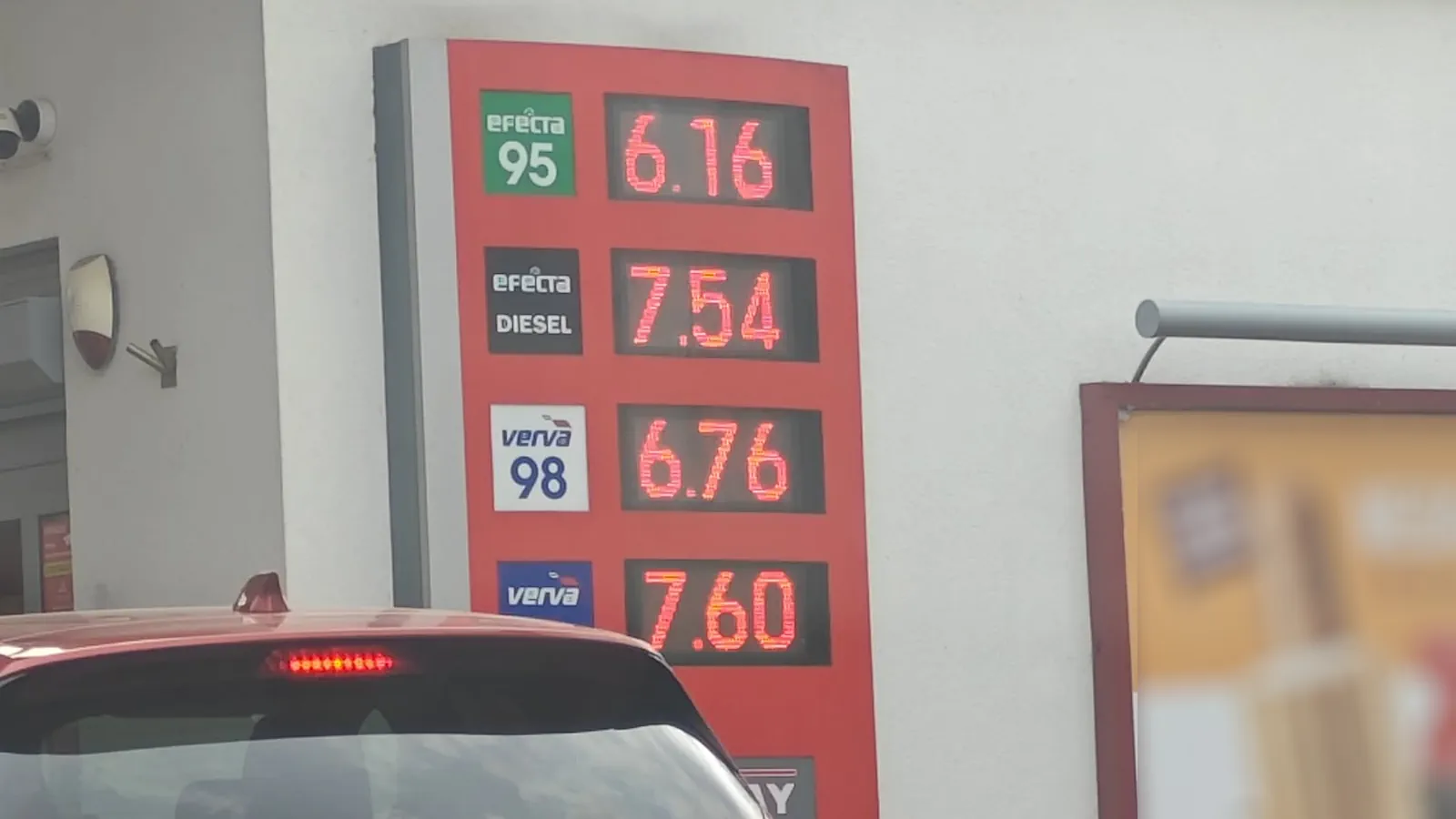 Nowe maksymalne ceny paliw już obowiązują. Byliśmy na stacji, tak to wygląda