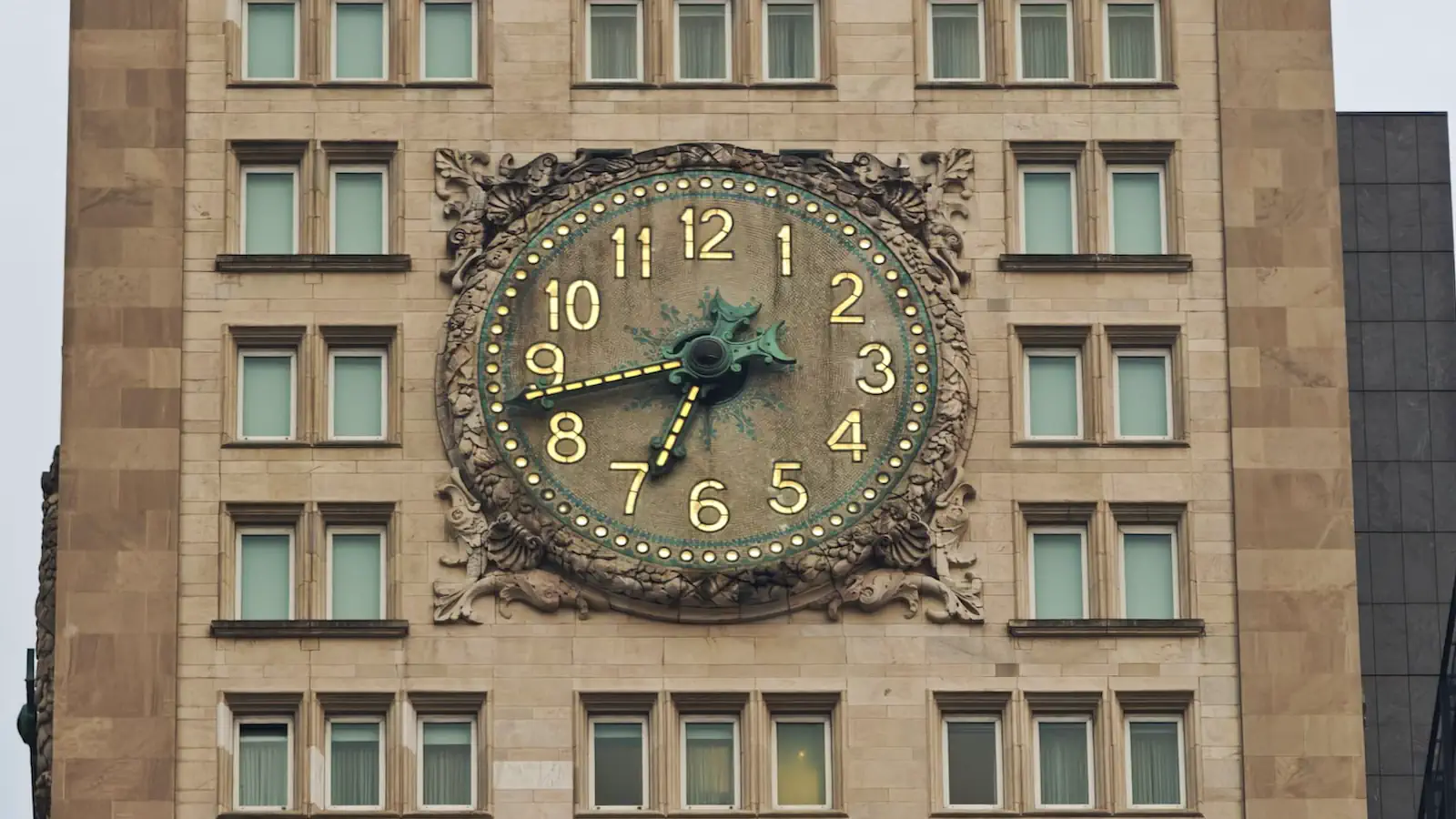 Przestawiamy zegarki. Bruksela właśnie ujawniła, kiedy może to być ostatni raz