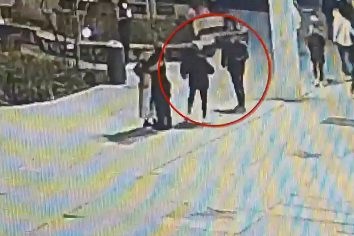 Brutalny atak w centrum Warszawy. 20-latek walczy o życie