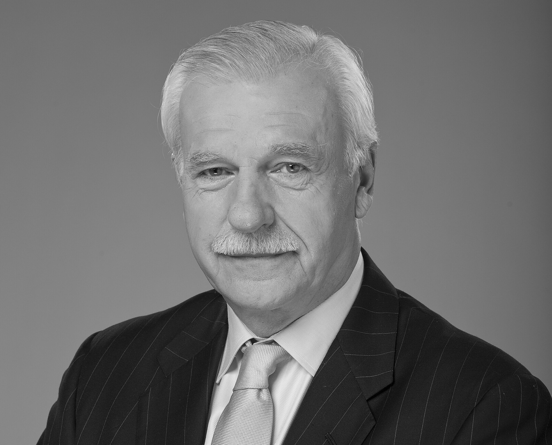 Nie żyje współzałożyciel Plarformy Obywatelskiej i kandydat na Prezydenta RP. Zmarł Andrzej Olechowski