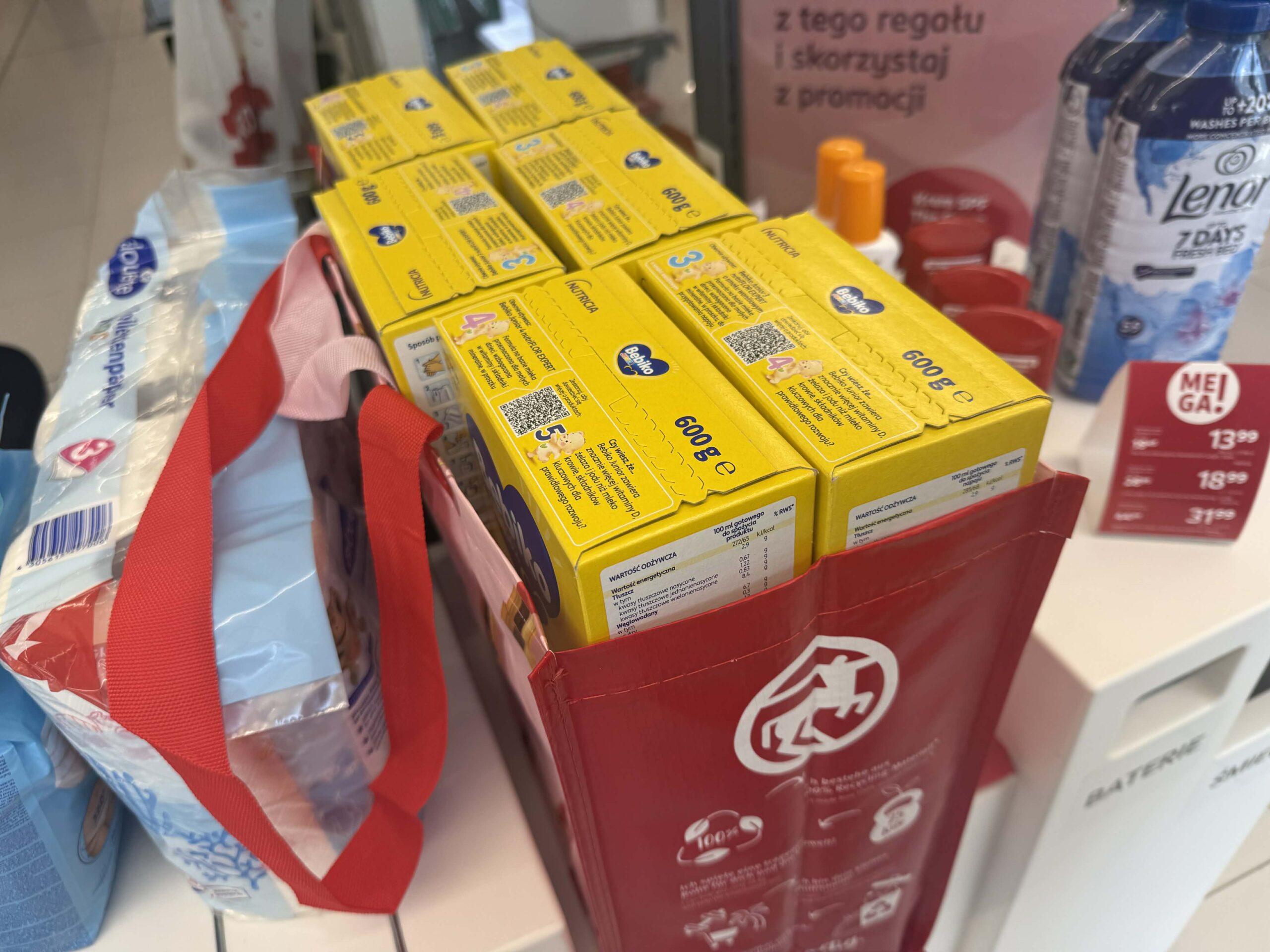 Szokujące ceny w Rossmannie. Rodzice wykupują towar, bo taka okazja trafia się rzadko