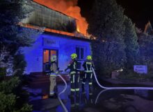 Strażacy pożar hali Fot. Komenda Powiatowa PSP w Powiecie Warszawskim Zachodnim