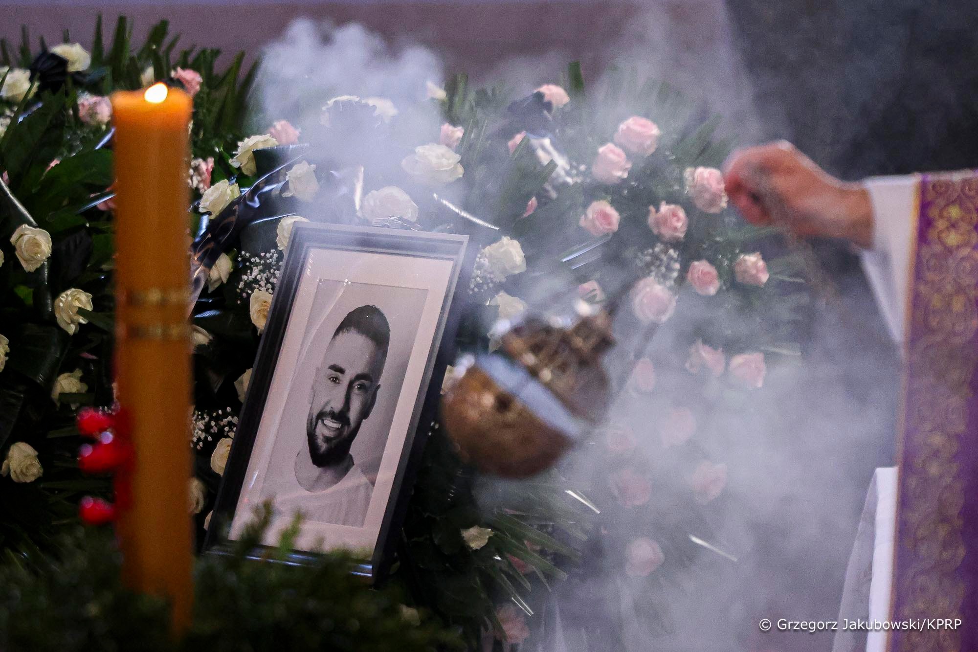 Morze ludzi przed kościołem. Tak żegnano Łukasza Litewkę