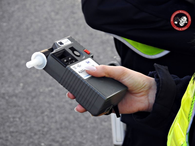 Nietrzeźwa kierująca próbowała „załatwić sprawę” z policjantami. Kobieta odpowie przed sądem