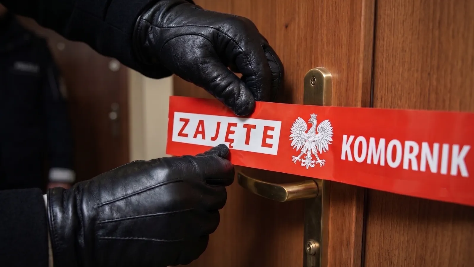 Akt notarialny to za mało. Trzy miesiące do katastrofy. Polacy tracą mieszkania i domy