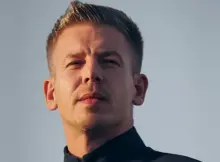 Péter Magyar na uroczystej demonstracji 15 marca 2026 r. na placu Bohaterów. Fot. Norbert Bánhalmi, CC BY-SA 4.0 / Wikipedia.