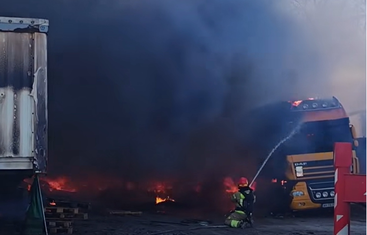 Niebezpieczny pożar pod Warszawą. Pilny komunikat dla mieszkańców