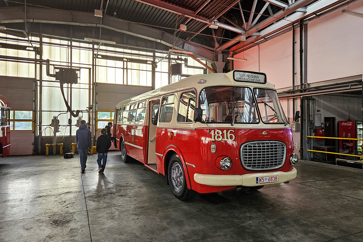 Uwaga warszawiacy. Po mieście pojadą kultowe autobusy i tramwaje, a przejazdy będą darmowe