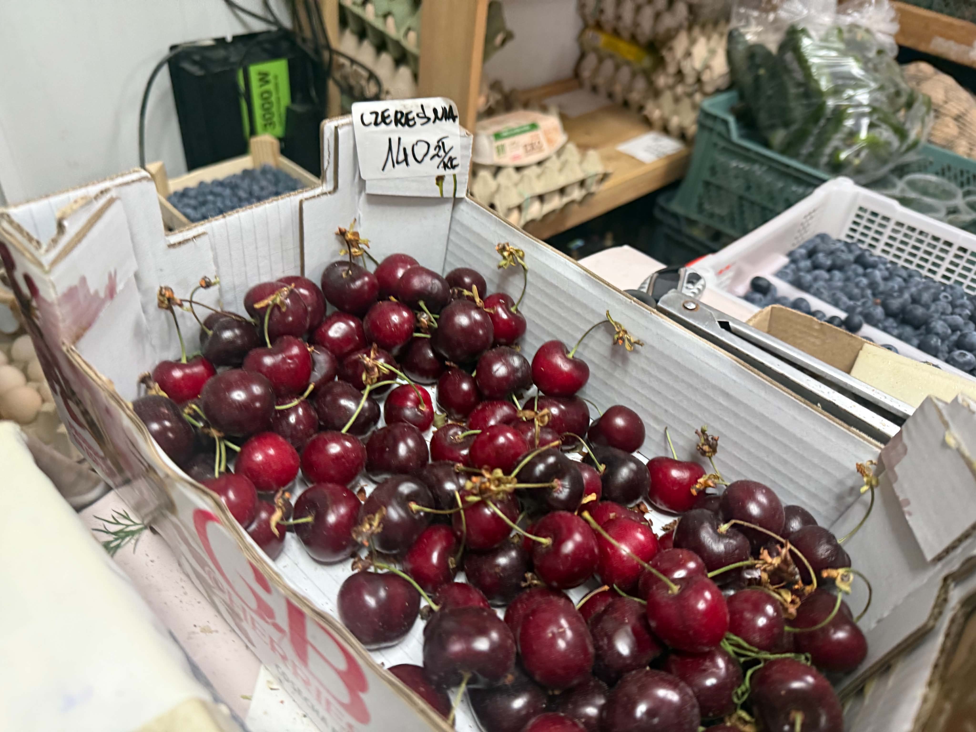 Pierwsze czereśnie już w sklepach. Cena zwala z nóg
