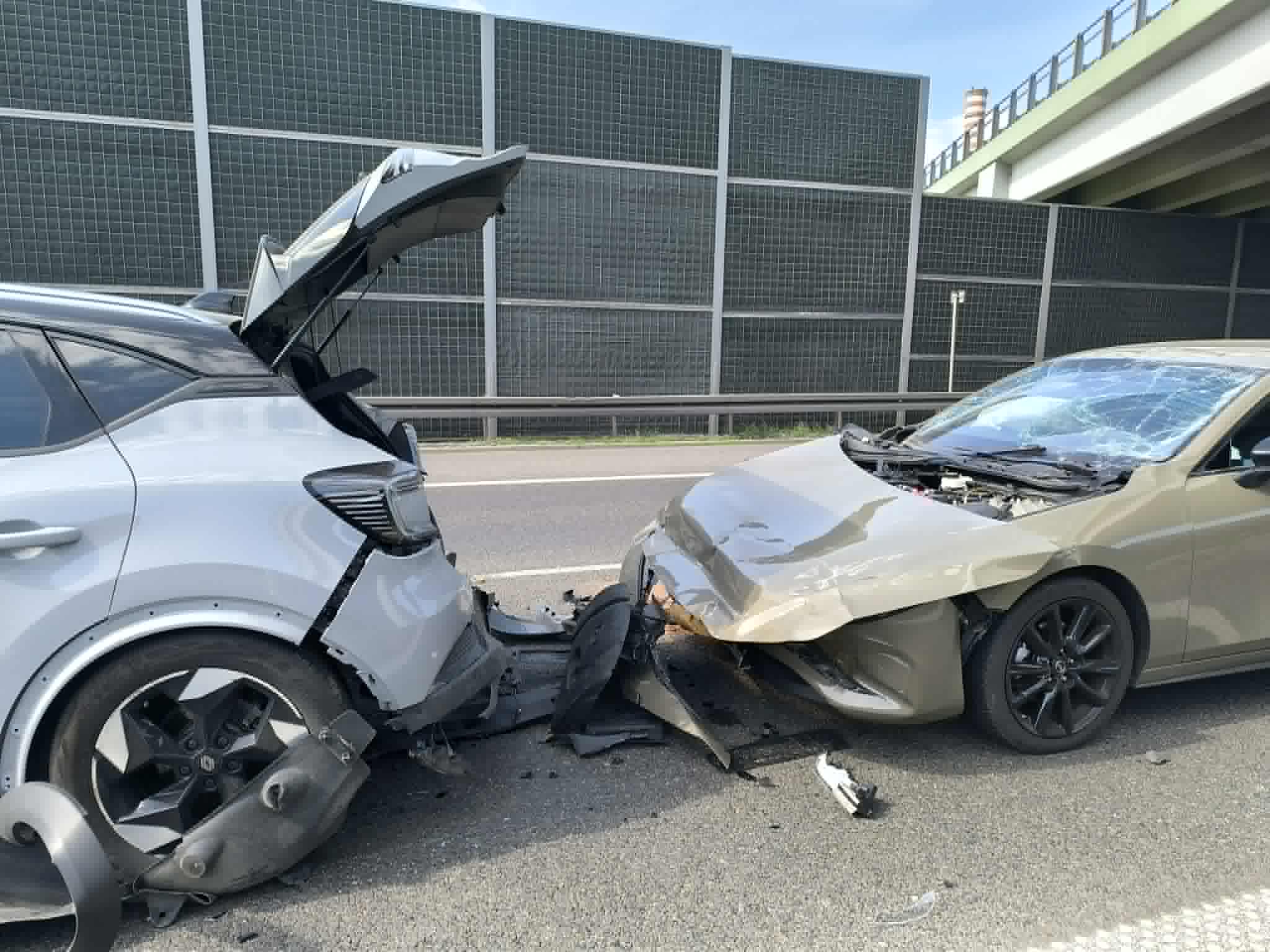 Dwa poważne wypadki na A2. Gigantyczny paraliż pod Warszawą, kierowcy stoją w ogromnych korkach