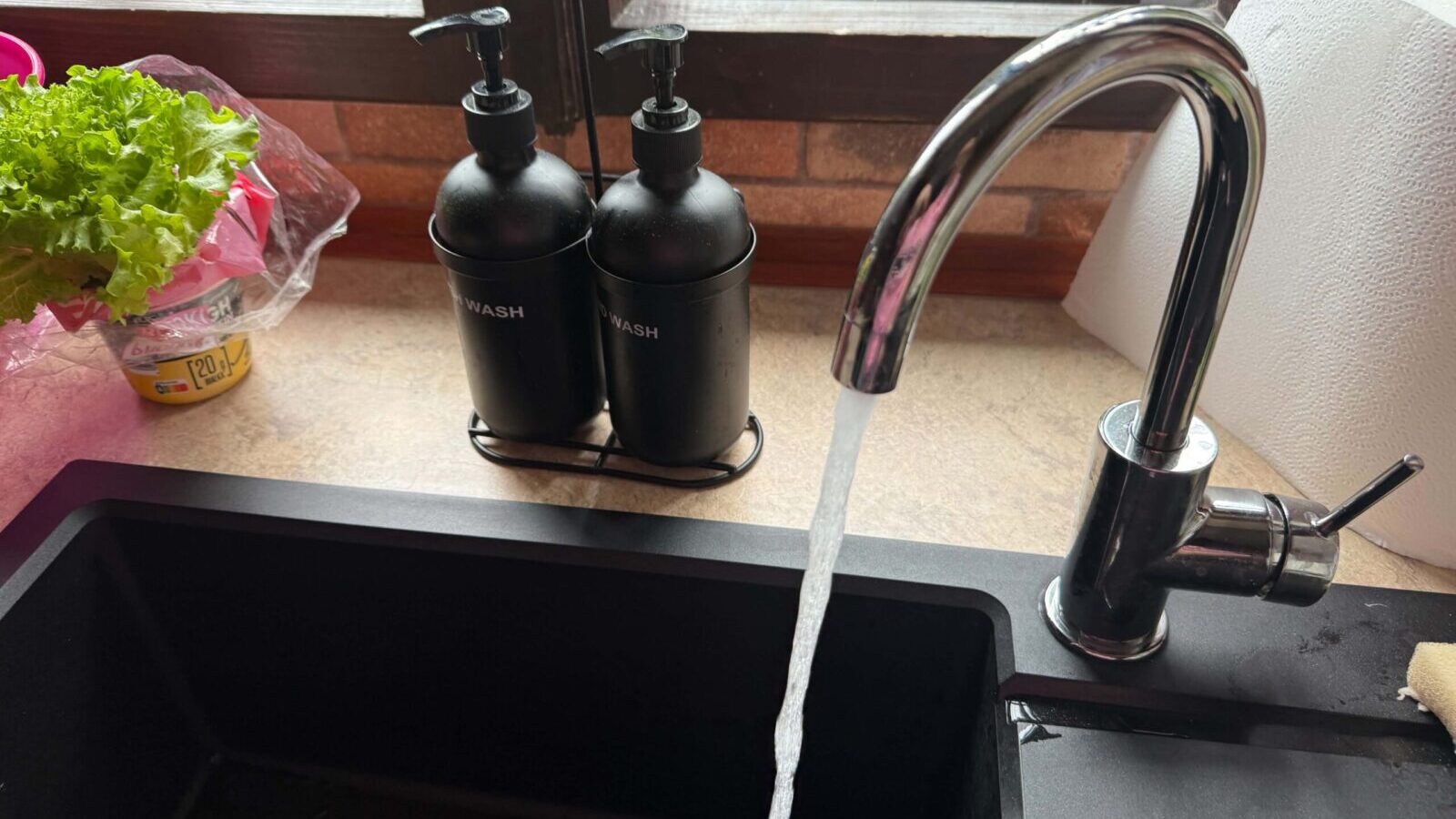 Blisko tysiąc budynków w Warszawie straci ciepłą wodę na kilka dni. Mamy listę